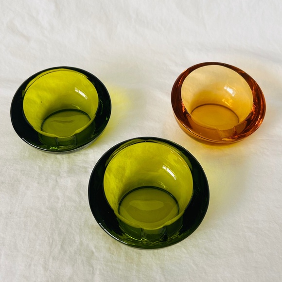 Vintage Viking MCM Personal Ashtrays With Single Rest (Green and Amber) - Picture 2 of 7